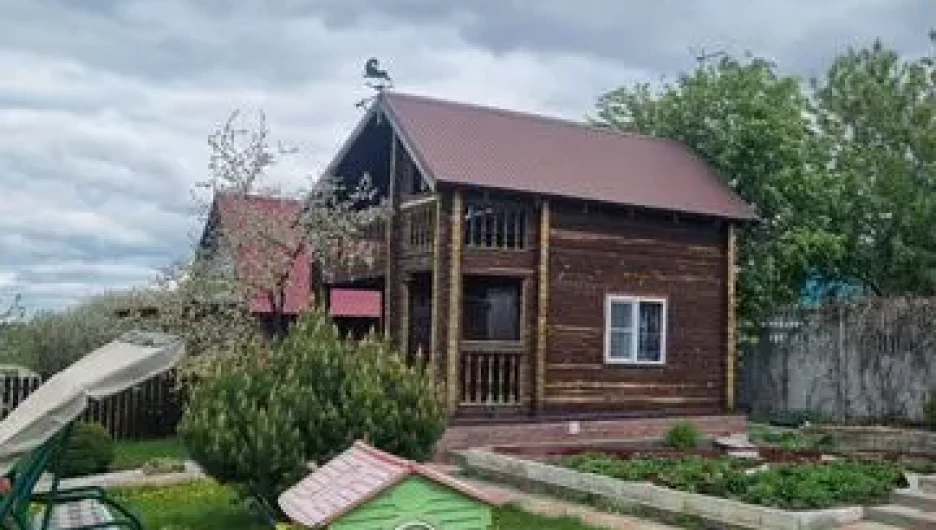 Деревянный дом под Барнаулом.