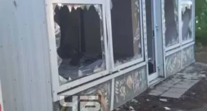 Пристанище бездомных в заброшенном здании Барнаула.