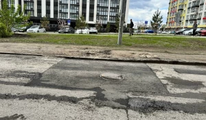 Дорога в переулке Ядринцева в Барнауле.