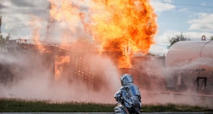 Пожар на газовой заправочной станции в Барнауле.