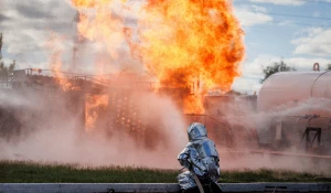 Пожар на газовой заправочной станции в Барнауле.