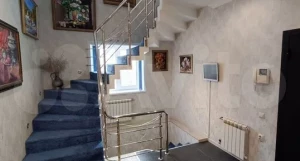 Коттедж продают в Барнауле.
