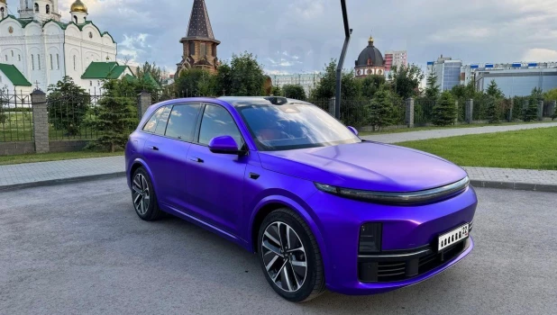 Премиальный Li L7 кислотного окраса продают в Барнауле.