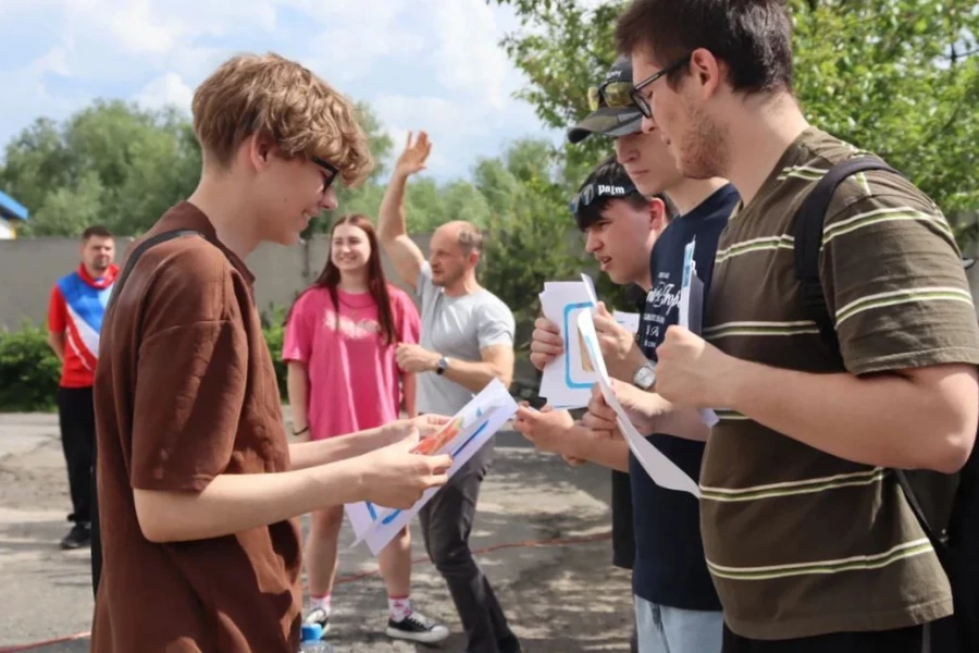 В Барнауле прошла акция «ЭКОволна РВК 3.0» по очистке берега Барнаулки.