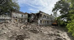 Снесли здание на ул. 1-я Западная, 47а в Барнауле.