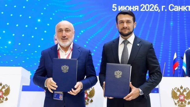 Основатель и владелец «Селфстроит» Нодар Викторович Шония и председатель Правительства Республики Алтай Александр Прокопьев подписали соглашение о сотрудничестве.
