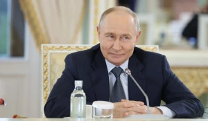 Владимир Путин на встрече с руководителями международных информагентств в рамках ПМЭФ.