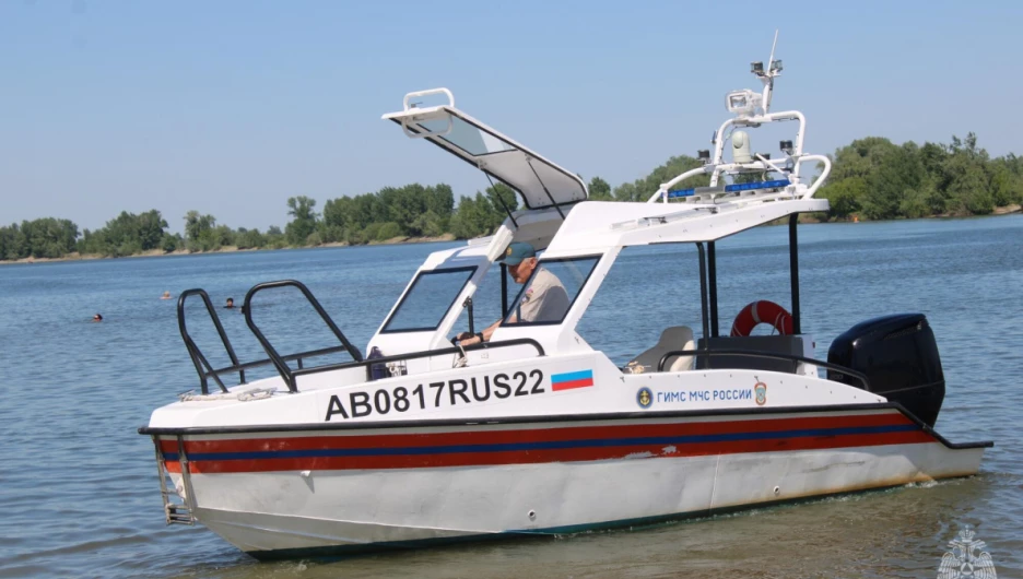 На «диком» пляже Барнаула провели рейд.