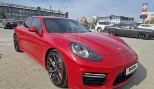 Гламурный Porsche Panamera продают в Барнауле за 4,1 млн рублей