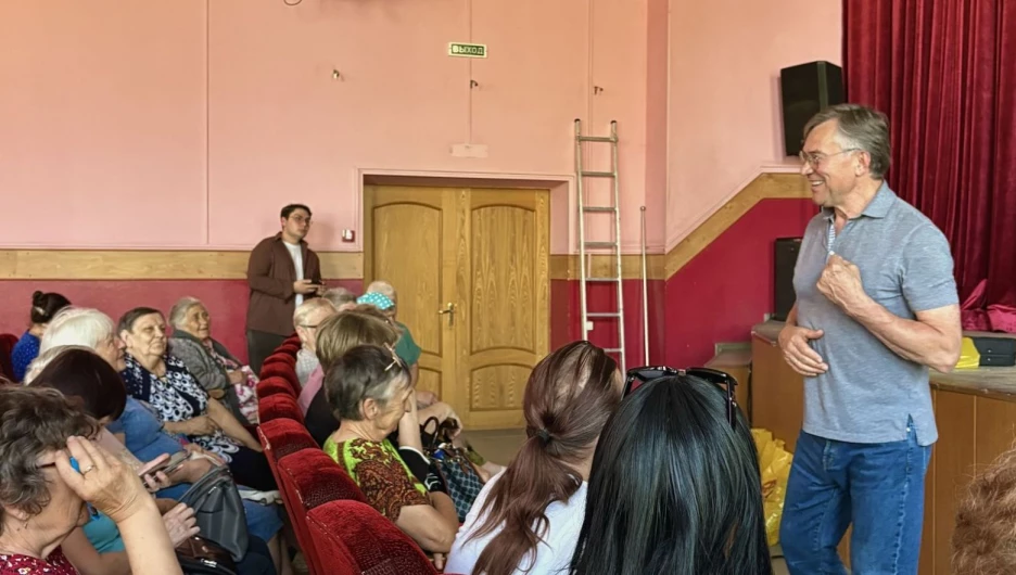Встреча депутата Александра Терентьева с жителями Камня-на-Оби.