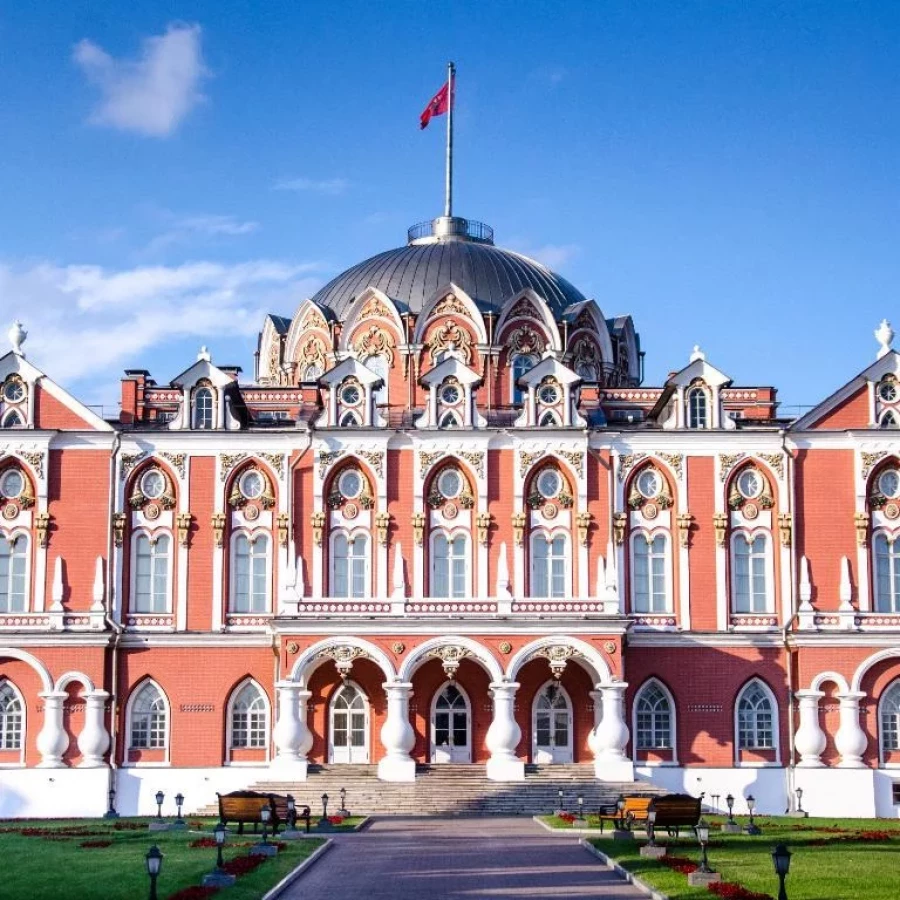 Петровский Путевой дворец. 