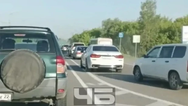 Пробка на Новосибирском тракте.