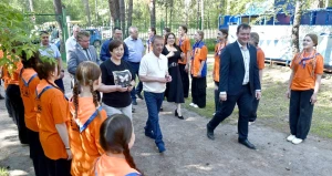 Выездное совещание Администрации Барнаула по оценке готовности лагеря «Медвежонок» к заезду первой смены.