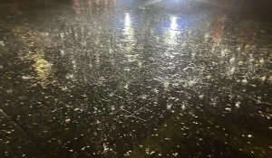 Барнаул во время дождя ночью.