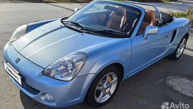 Toyota MR-S небесного цвета продается в Барнауле за 1,9 млн рублей