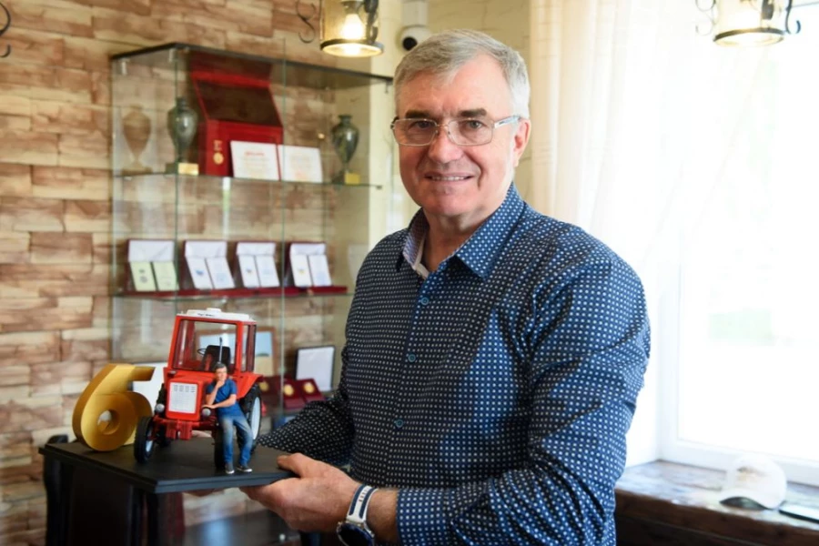 Владимир Устинов.
