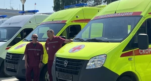 Алтайским медикам вручили почетные награды и новые автомобили «скорой».