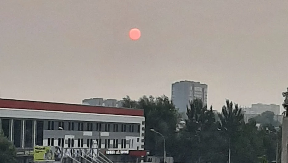 Барнаульцы наблюдали кроваво-красную луну
