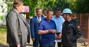 Выездное совещание по подготовке к отопительному сезону 2026-2027 годов и ходу работ по реконструкции теплосети на улице Деповской.