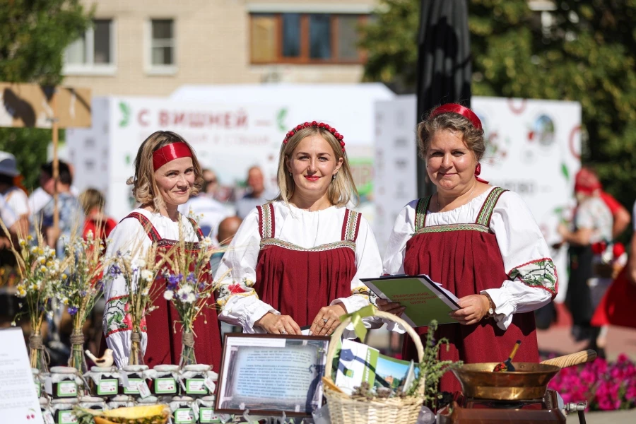 Гастрономический фестиваль "Вишневарово".