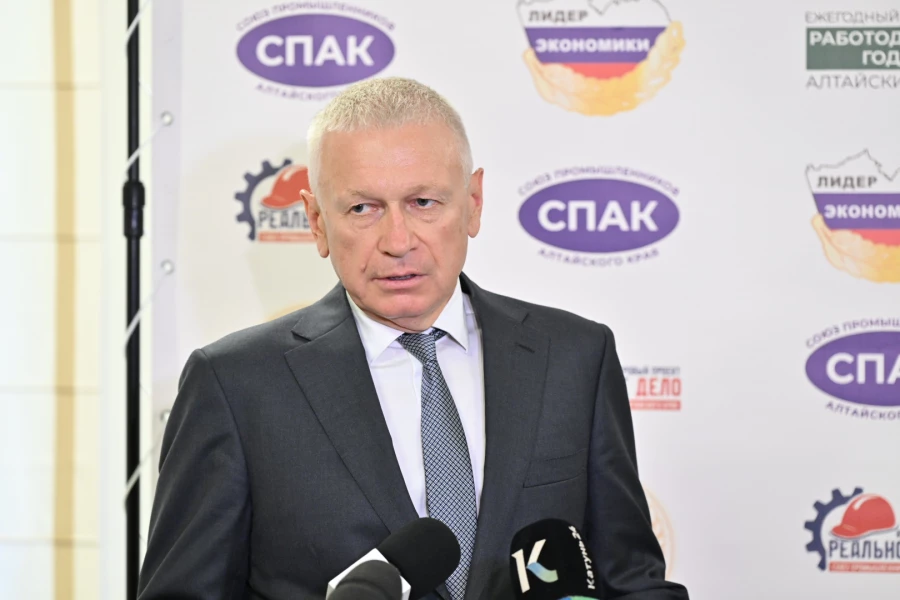 Сопредседатель Координационного совета отделений РСПП в СФО и председатель Правления Союза промышленников Алтайского края Юрий Шамков. Заседание Федерального совета РСПП в Белокурихе 2026.