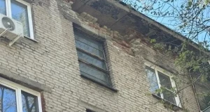 Пятиэтажка разрушается в Барнауле.