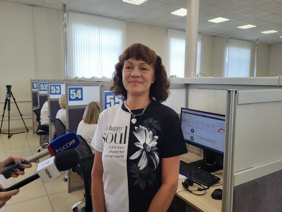 Александра Огнева, сотрудница единого контакт-центра Социального фонда России по Алтайскому краю