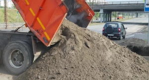 Устраняются последствия ливня в Барнауле.