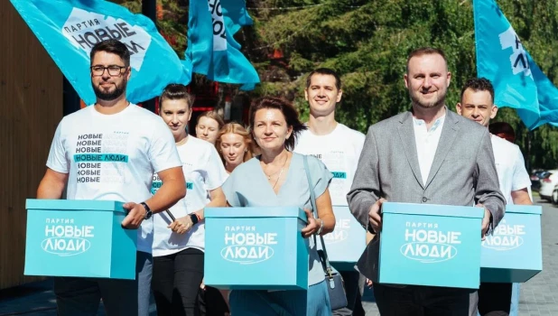 Партия «Новые люди» передала в избирком документы для регистрации списка кандидатов в депутаты.