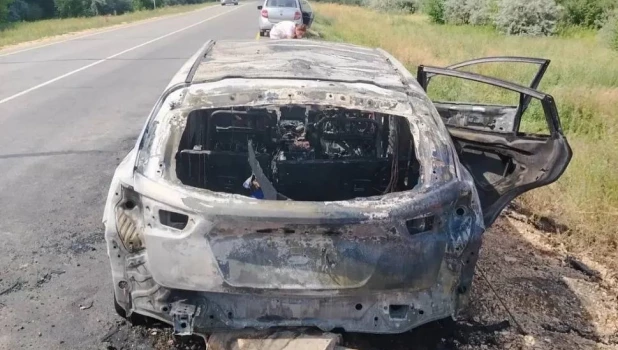 Сгоревший автомобиль