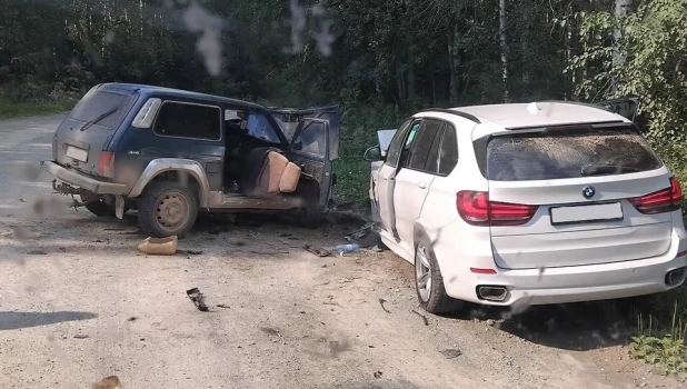 Столкновение BMW и ВАЗа