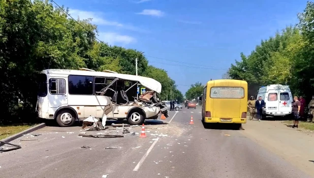 ДТП с автобусом в Новоалтайске.