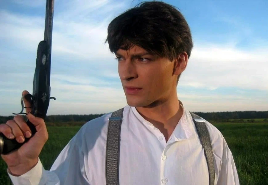 Даниил Страхов в сериале «Бедная настя».