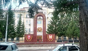 Аварийный памятник в Новосибирске