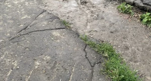 Грязь на дороге