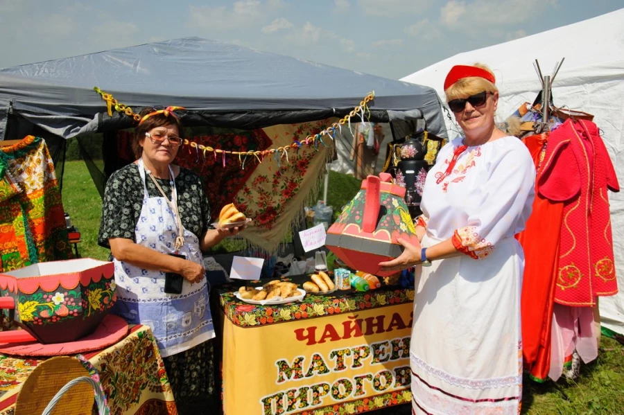 На празднике пирога в Сростках.