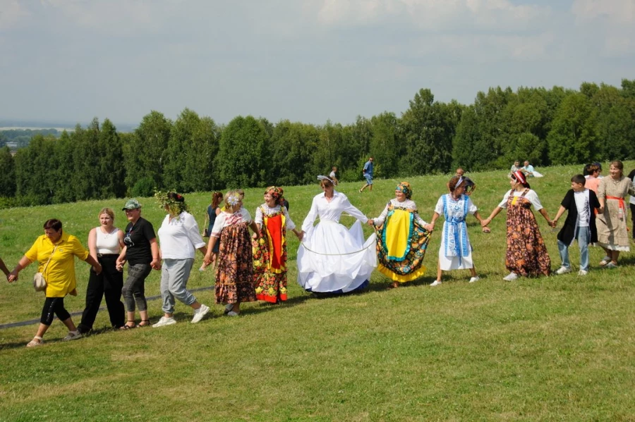 На празднике пирога в Сростках.