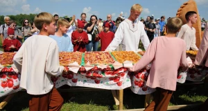На празднике пирога в Сростках.