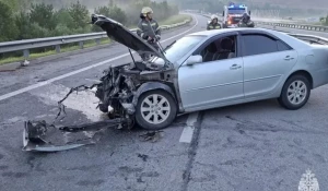 Легковушка врезалась в отбойник