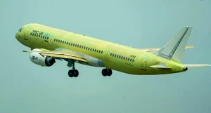 Первый серийный лайнер МС-21 взлетел на алтайских авиашинах.