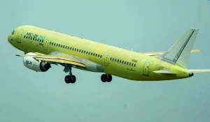 Первый серийный лайнер МС-21 взлетел на алтайских авиашинах.