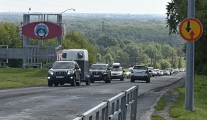 На въезде в Барнаул у Старого моста начался ремонт дороги