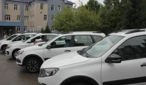 Больница и медучреждения на Алтае получили пять новых автомобилей