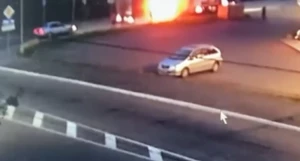 В Горно-Алтайске при тушении горящего грузовика взорвалось колесо