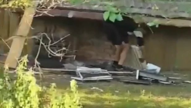 Бийчане разбирают многоэтажку.