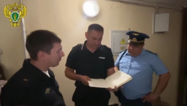 В Башкирии подросток напала с ножом на двух сестер