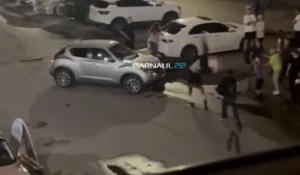 В Барнауле ДТП переросло в драку