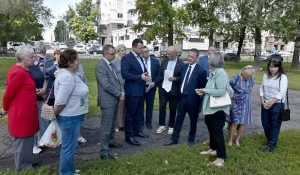 Выездное совещание, посвященное перспективам благоустройства бульвара на улице Аванесова.
