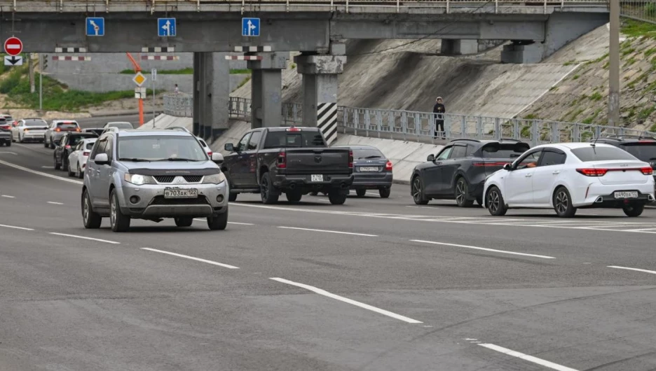 Приемка отремонтированного участка дороги на проспекте Строителей.