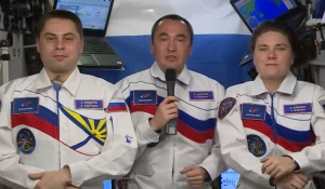 Космонавты на борту МКС.